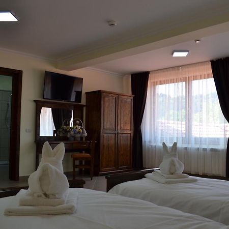 Hotel Rabbit Bran Moieciu de Jos Buitenkant foto