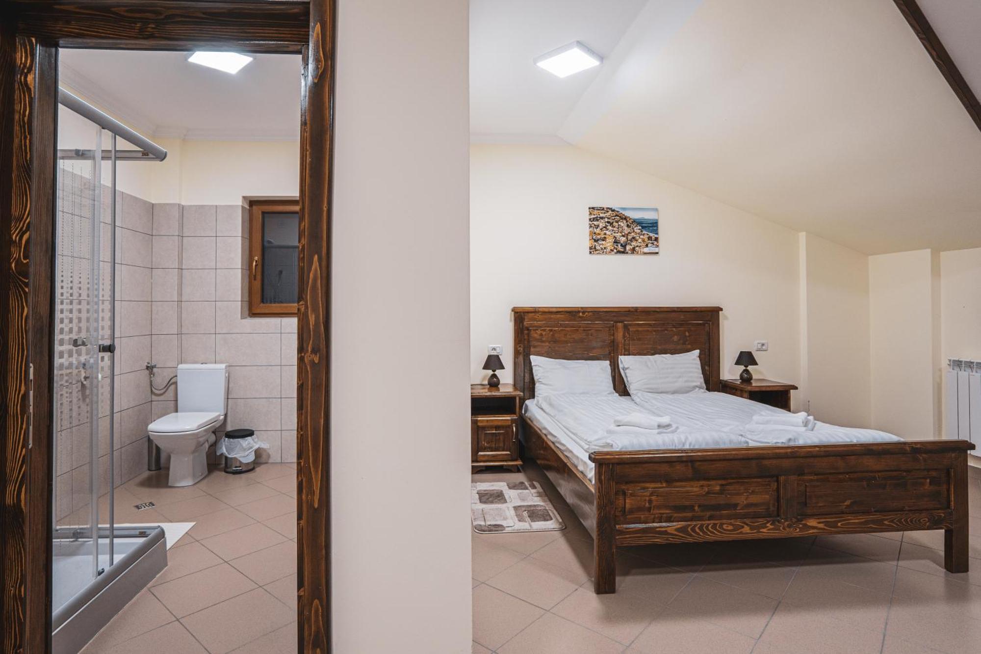 Hotel Rabbit Bran Moieciu de Jos Buitenkant foto