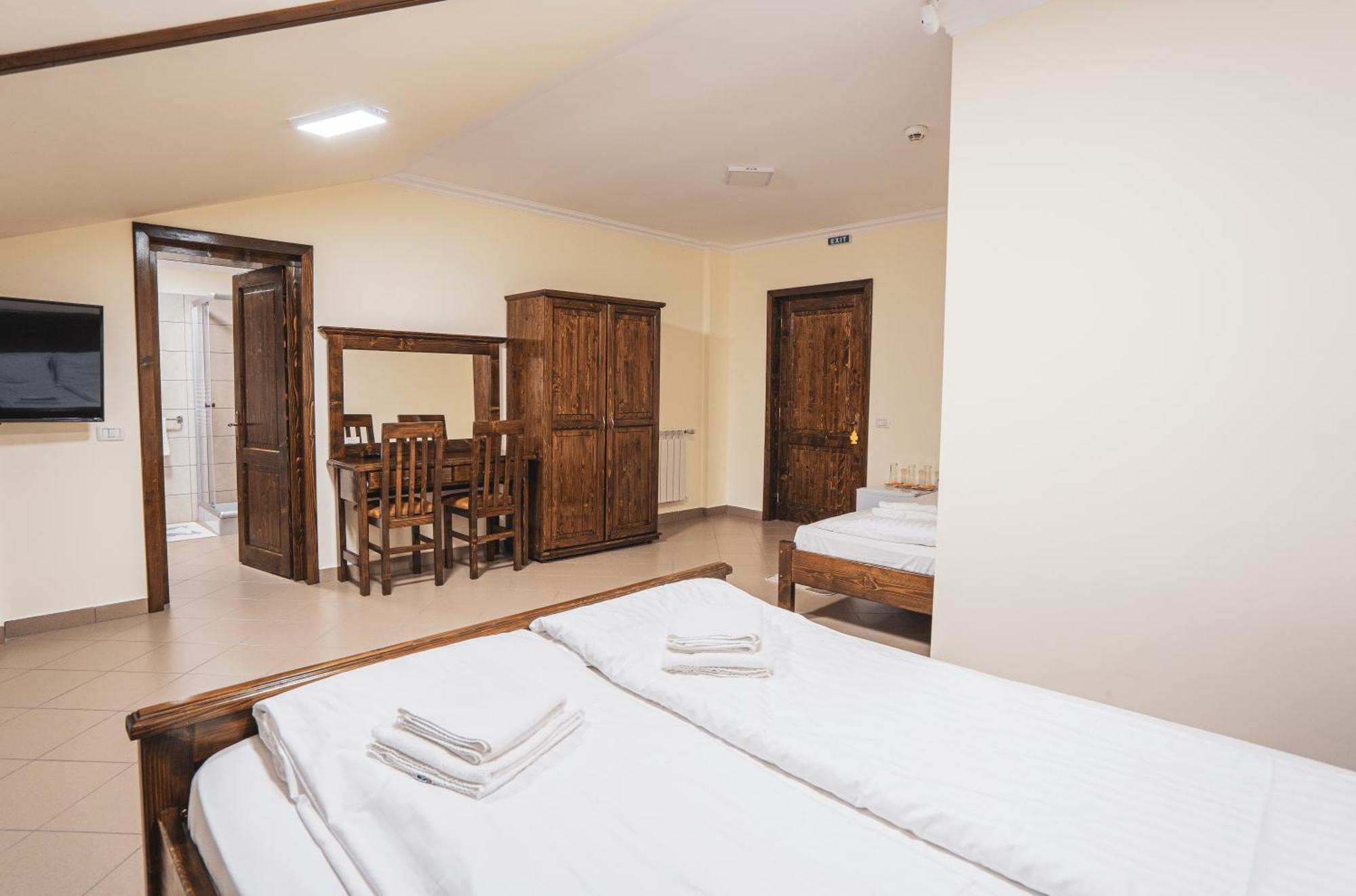 Hotel Rabbit Bran Moieciu de Jos Buitenkant foto